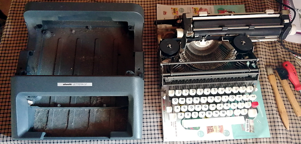 How to take care of a vintage typewriter?