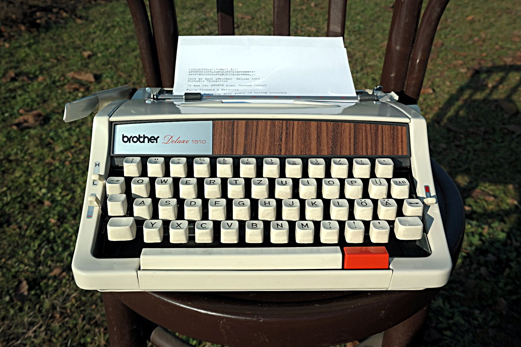 1970’s Working Brother Deluxe 1510 Vintage Manual Typewriter – New Ribbon & Original Case
