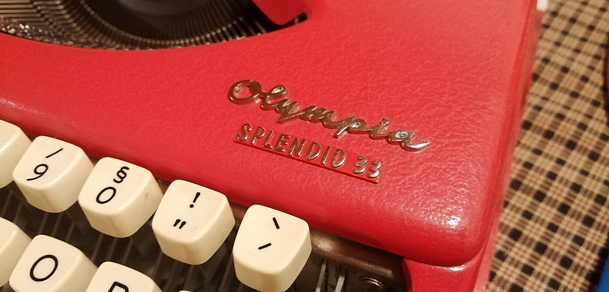 1960’s Working Olympia Splendid 33 Manual Typewriter Being Cleaned & Serviced